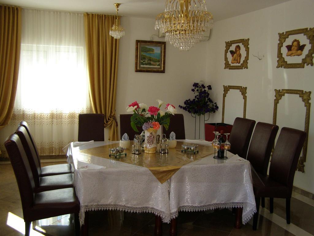 Hotel Wellness & Spa Angelo Gabriel Petrovac Habitación foto