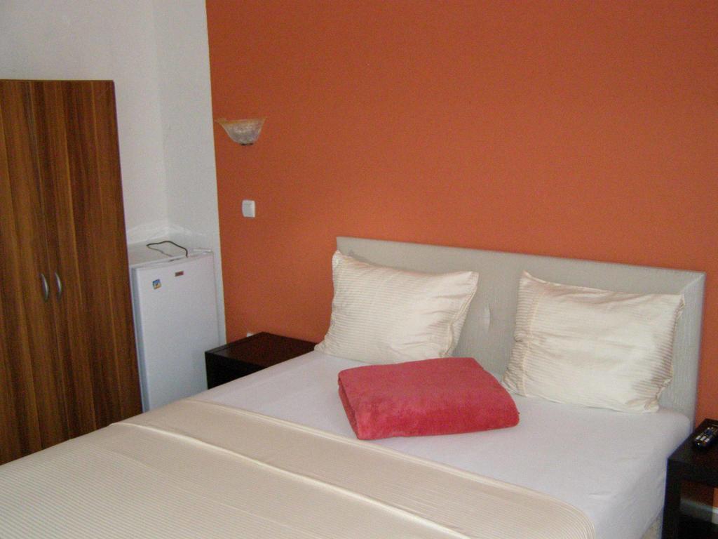 Hotel Wellness & Spa Angelo Gabriel Petrovac Habitación foto